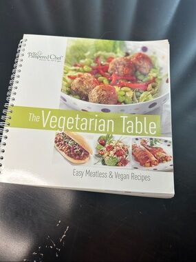 Pampered Chef Vegetarian Recipe Cookbook - Green & White